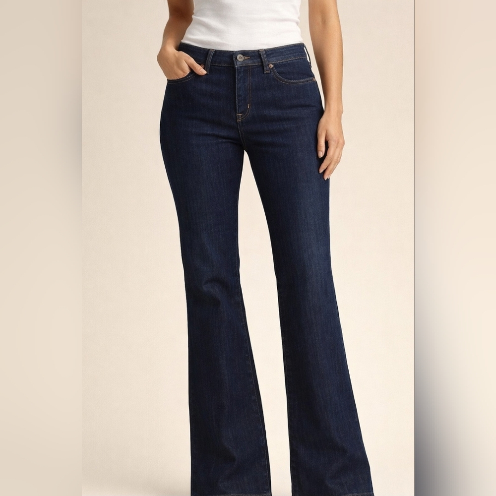Vintage Levis Classic Blue Women’s Jean. Great Condition Size US 8\29